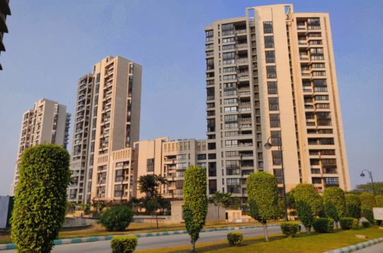 Jaypee Greens Crescent Court Apartment For Sale – 2.50 Cr